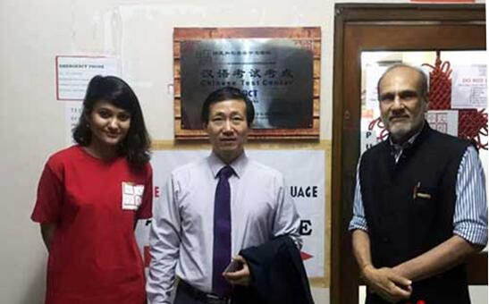 中国驻加尔各答总领事视察印度汉语水平考试考点