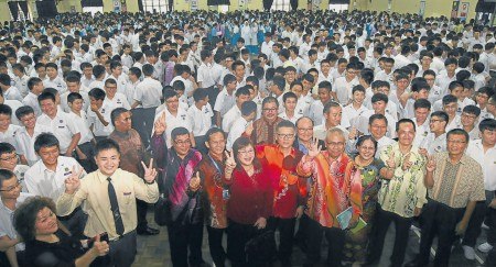 马来西亚教育部受促关注华教