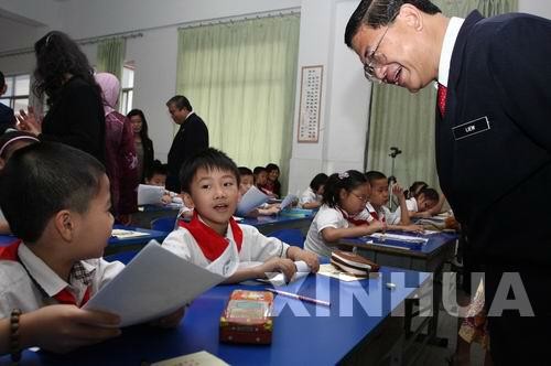 马来西亚华文幼儿园长活动委员会成员赴深圳考察 