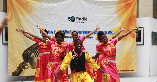 西游记故事走进赞比亚电台 助推当地中国文化教育 