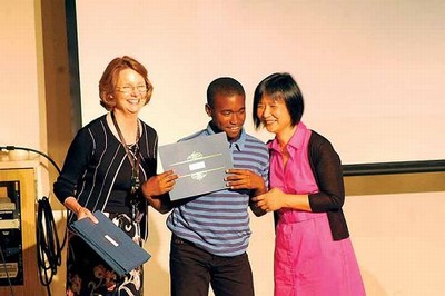 旧金山教育展服务华裔 首次进行华文学生书法赛