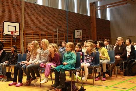 北欧五国之一芬兰首都赫尔辛基市中心一家国际学校招聘国际汉语老师2名