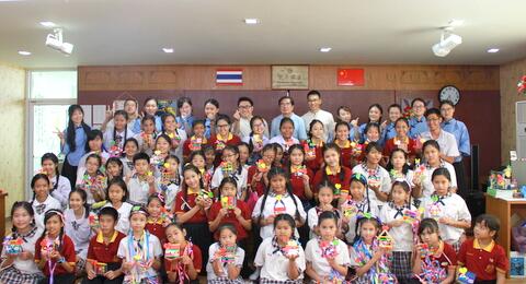 泰国明满汉语教学点举办“母亲节”活动增进中华文化认知