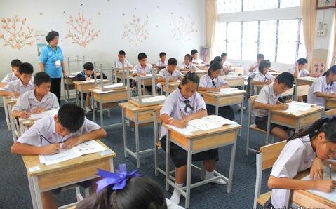 曼松德孔子学院开考YCT千余名泰国考生同场大比拼