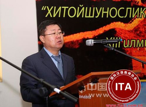 中国侨网中国驻乌兹别克斯坦大使孙立杰致辞。 中国经济网记者 李遥远摄