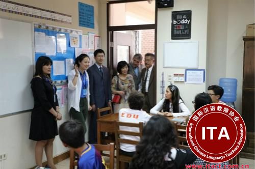 中国侨网梁宇访问玻科恰班巴市美洲国际学校。