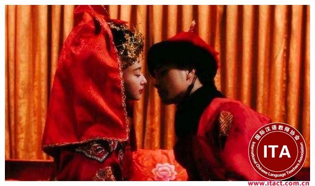 古代婚俗文化：古人为何流行晚上结婚？“抢婚”是怎么一回事？